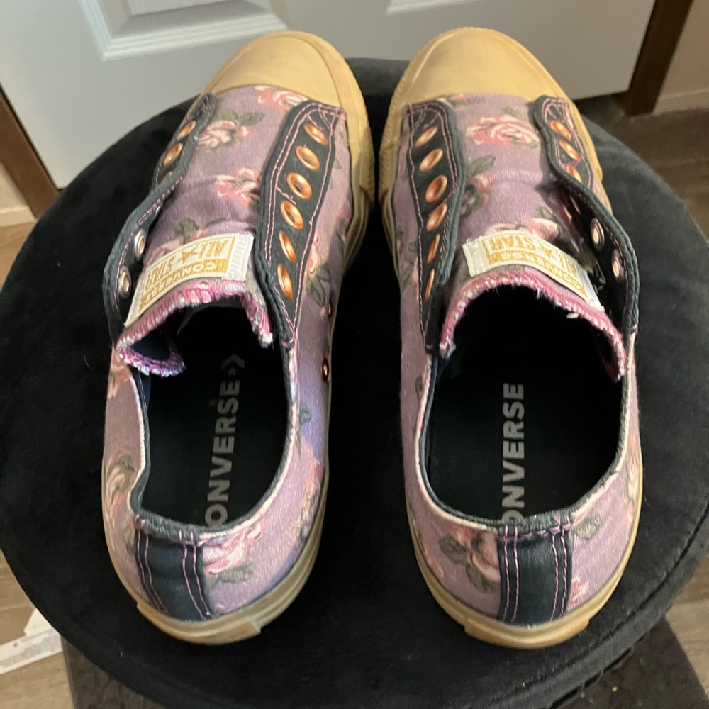 Unisex converse sneakers
